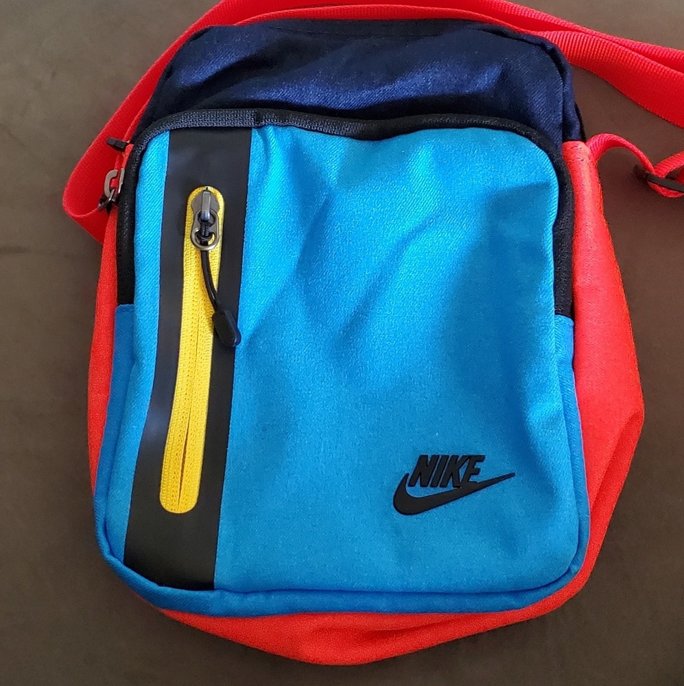 Nike Side Pouch